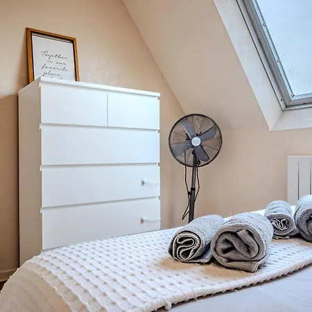 Daire Cocon Sous Les Toits - Proche Centre - Parking Gratuit - Commerces A Proximite