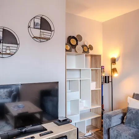 Cocon Sous Les Toits - Proche Centre - Parking Gratuit - Commerces A Proximite 셀레스탓