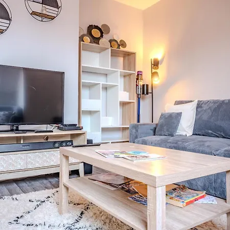 아파트 Cocon Sous Les Toits - Proche Centre - Parking Gratuit - Commerces A Proximite