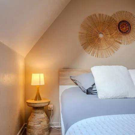 Cocon Sous Les Toits - Proche Centre - Parking Gratuit - Commerces A Proximite