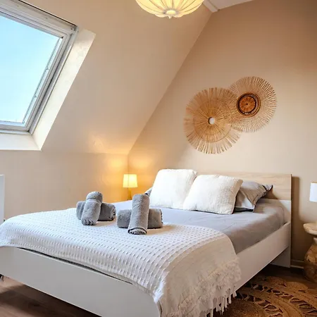 아파트 Cocon Sous Les Toits - Proche Centre - Parking Gratuit - Commerces A Proximite *