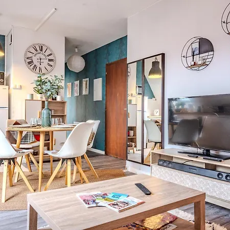 아파트 Cocon Sous Les Toits - Proche Centre - Parking Gratuit - Commerces A Proximite *